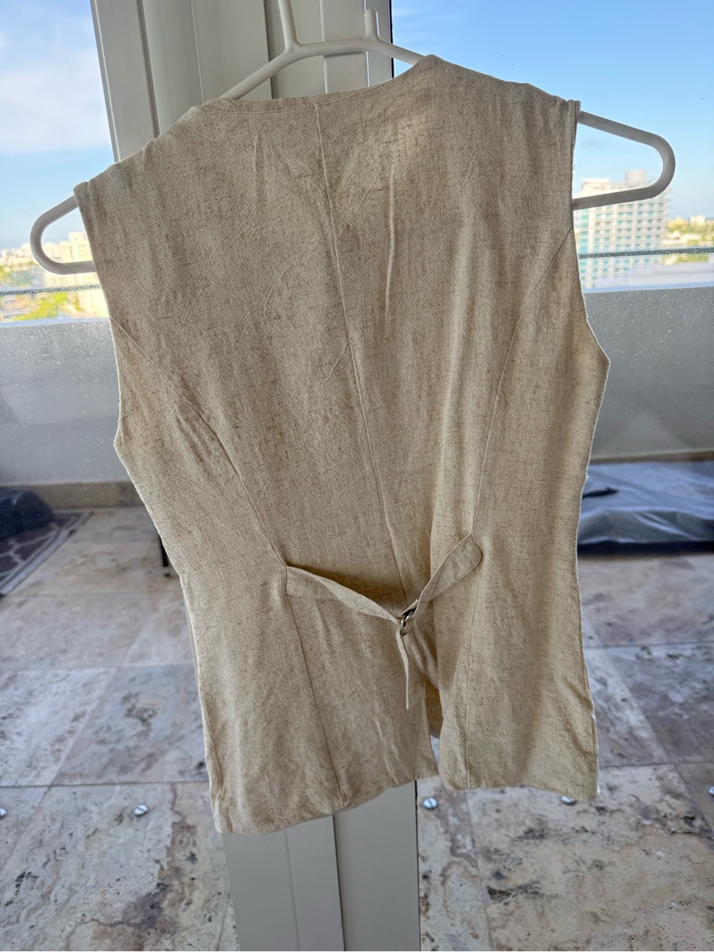 Cream Button-Front Linen vest - Picture 4 of 4